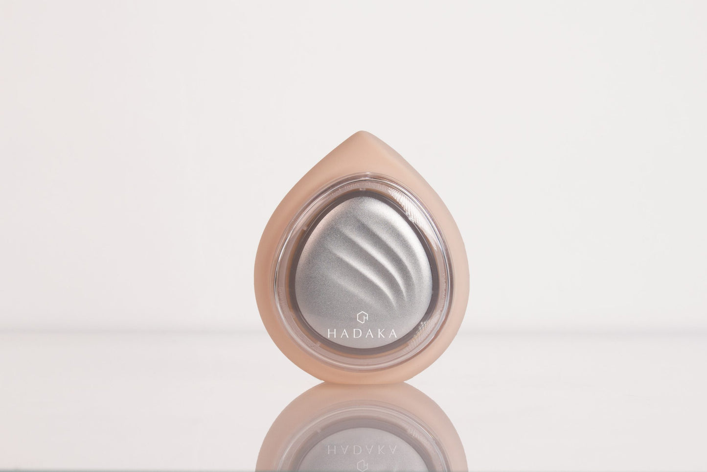 HADAKA - ILLUMEN LED Light Therapy Beauty Device